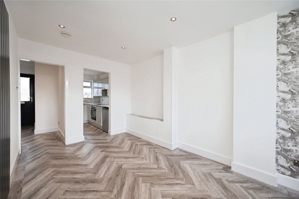 Additional image 2 of 2 bed maisonette for saleCreek Road, Hayling Island, Hampshire PO11