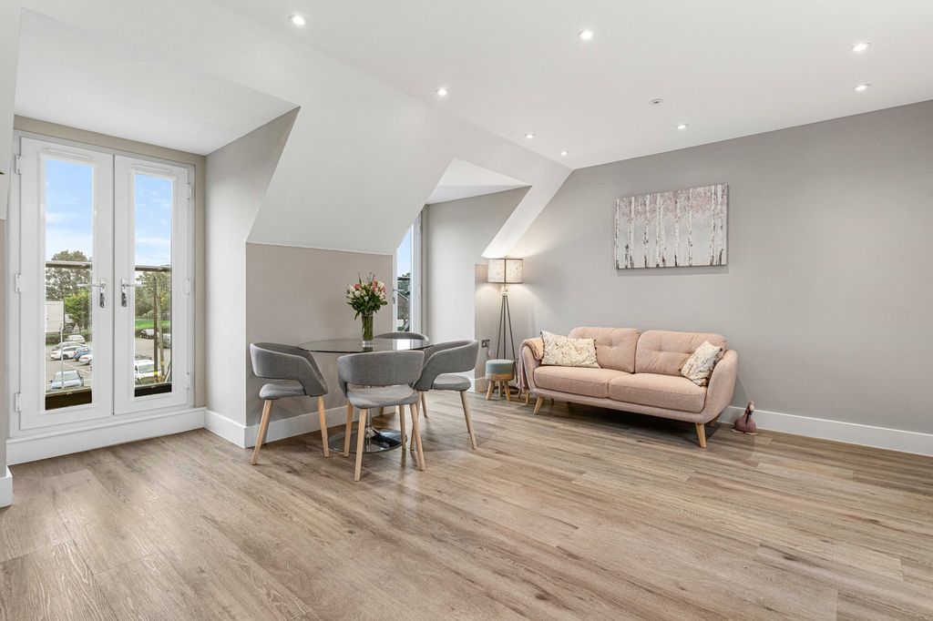 Additional image 7 of 2 bed flat for saleFerry Road, Hullbridge SS5