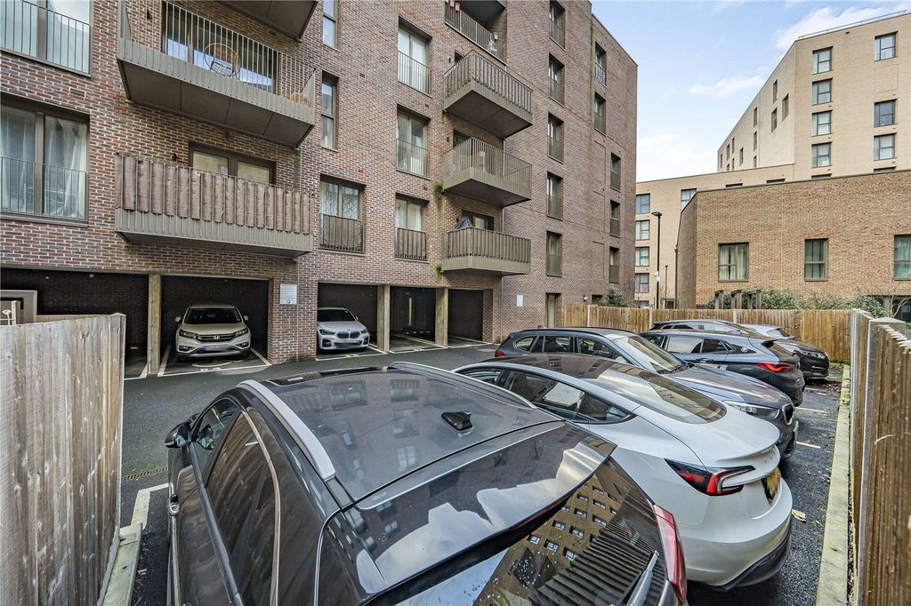 Additional image 13 of 2 bed flat for saleClovelly Road, Hounslow TW3