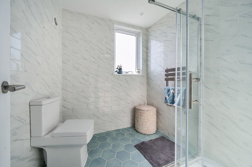 Additional image 10 of 4 bed detached house for saleSandy Beach Estate, Hayling Island, Hampshire PO11