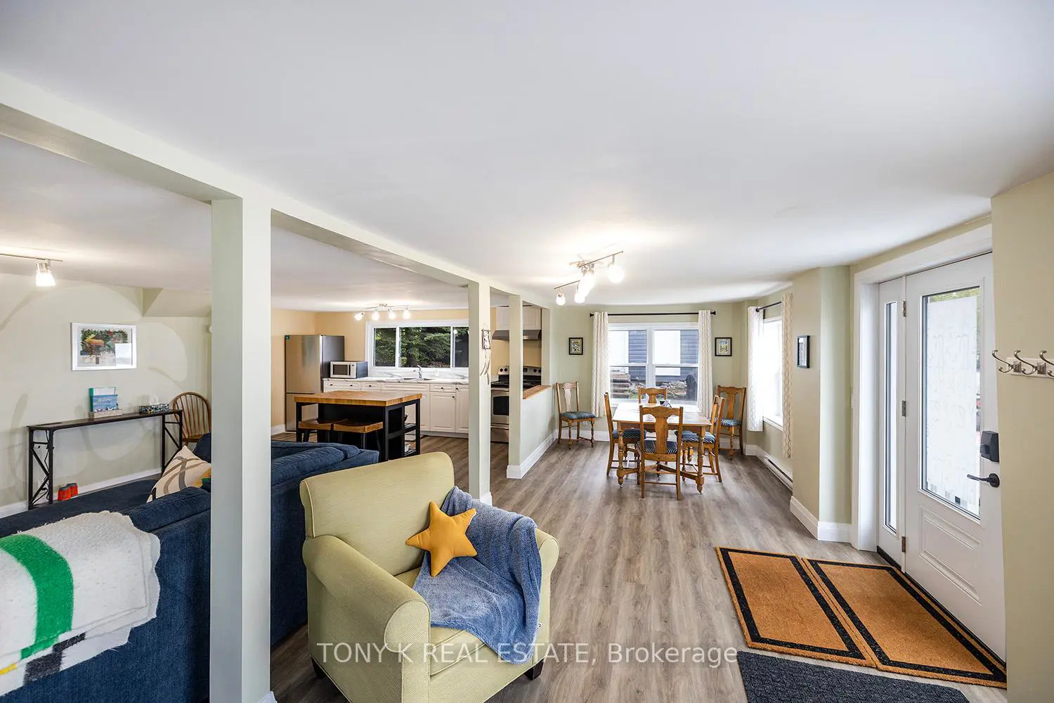 111 Hazel Street photo 3