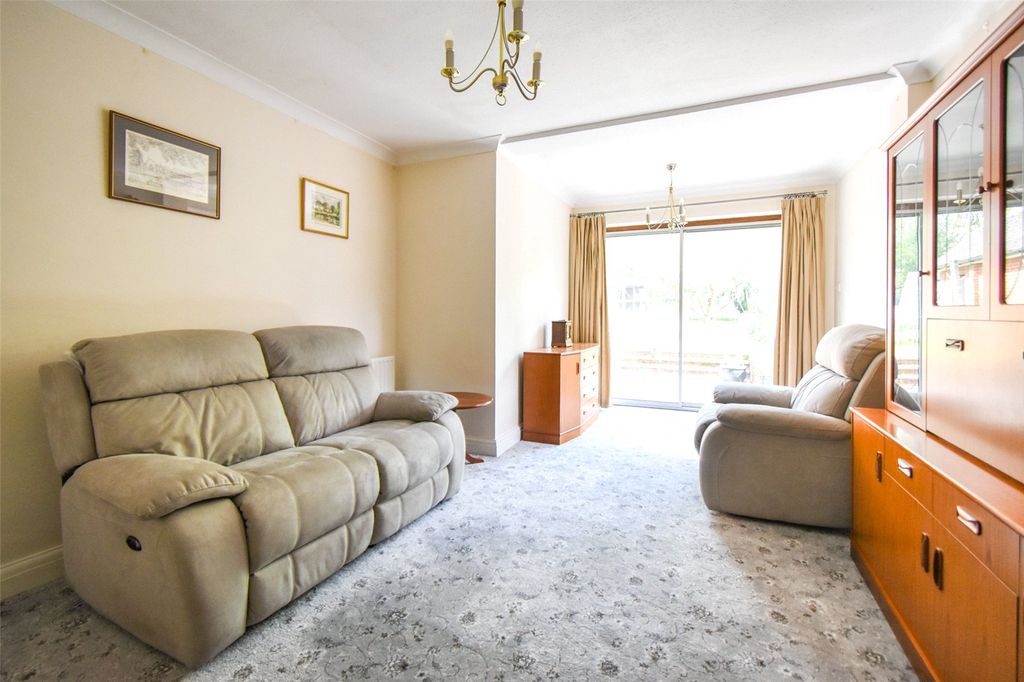 Additional image 4 of 3 bed detached house for saleReading Road, Hook, Hampshire RG27