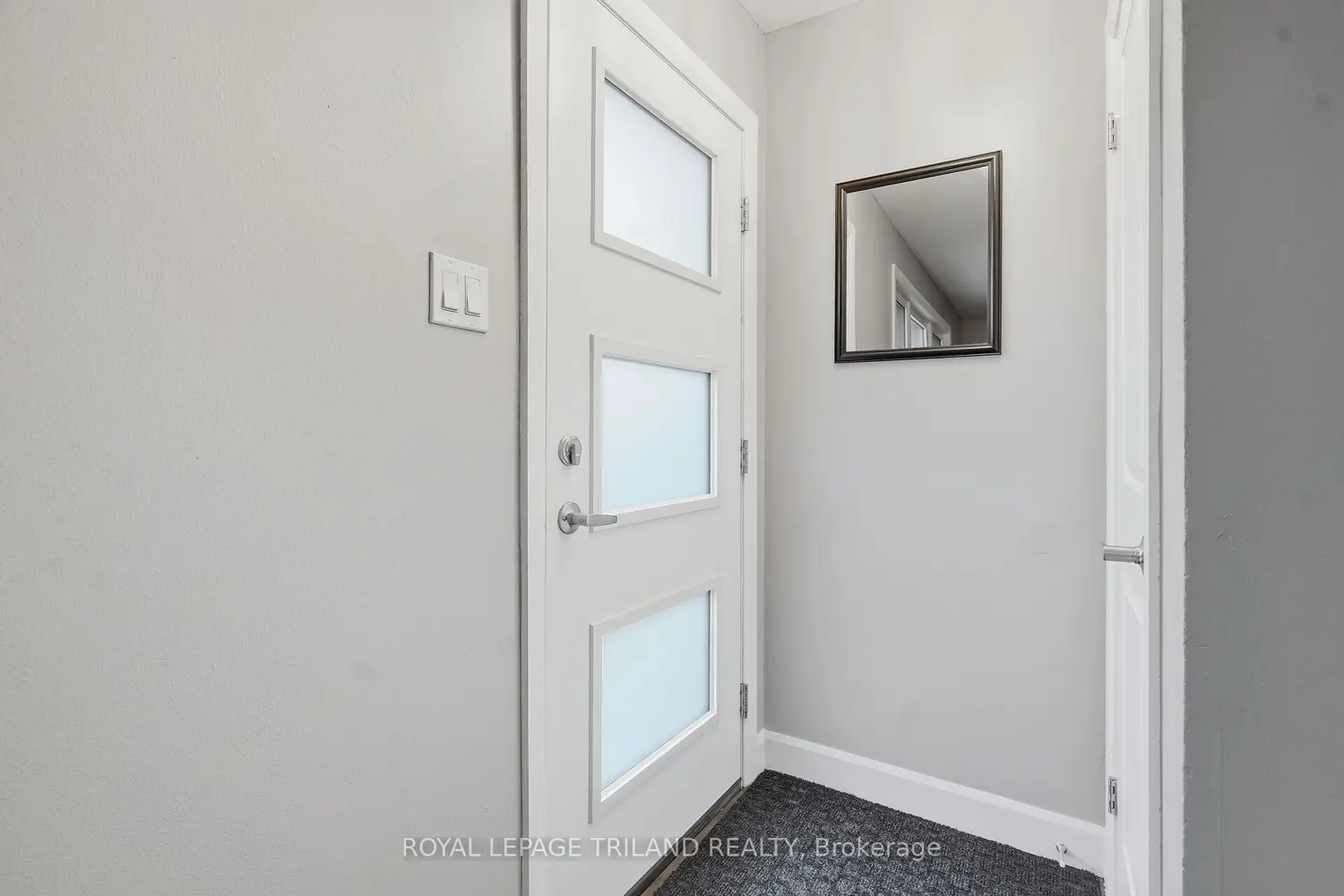 125 Connaught Avenue photo 2
