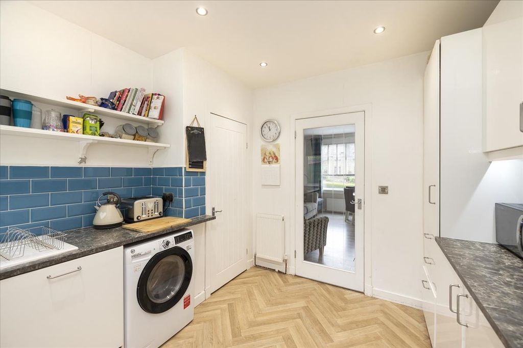 Additional image 8 of 3 bed flat for sale11 Stobhill Road, Gorebridge EH23
