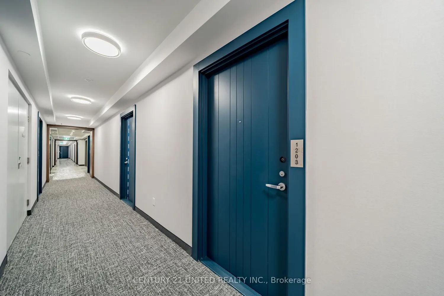 2545 Simcoe Street 1203 photo 4