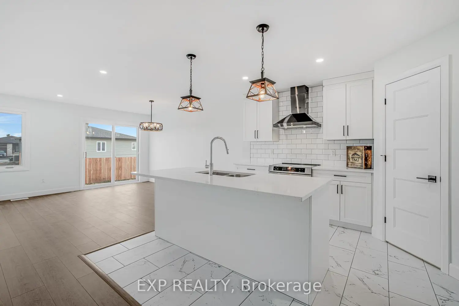 115 Lorie Street photo 4