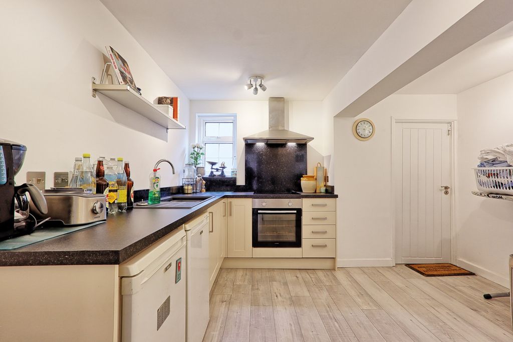 Additional image 13 of 6 bed detached house for saleErnest Road, Emerson Park RM11