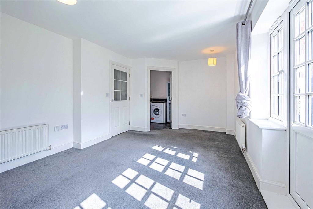 Additional image 2 of 1 bed maisonette for saleRoughdown Road, Boxmoor, Hemel Hempstead, Hertfordshire HP3
