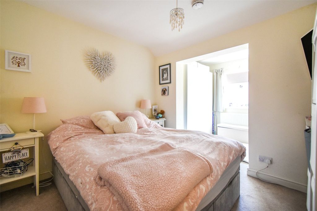 Additional image 4 of 2 bed maisonette for saleElms Road, Hook, Hampshire RG27