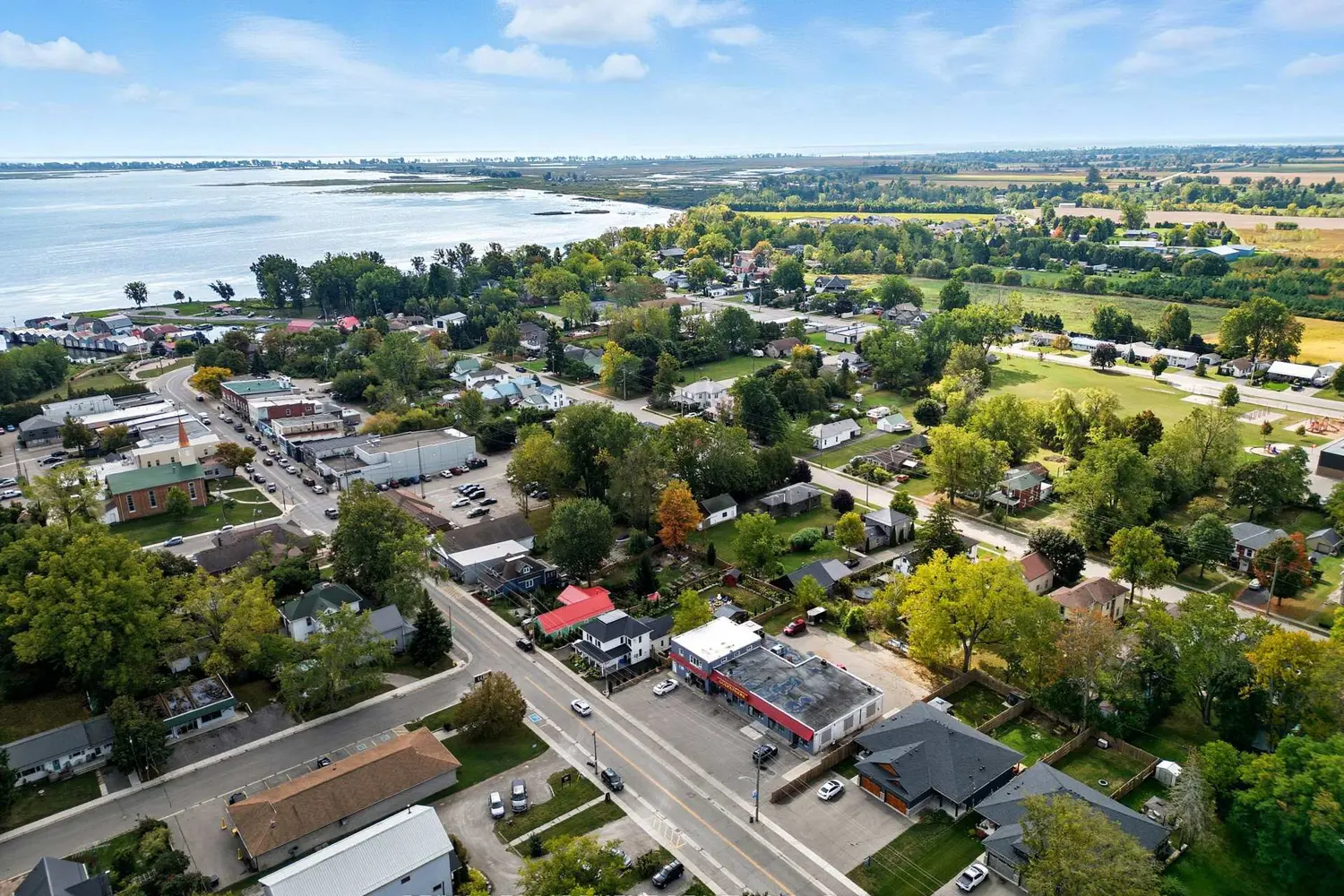 1053 Bay Street photo 2