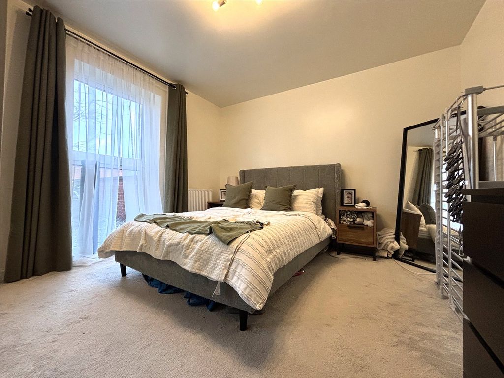 Additional image 2 of 2 bed flat for saleStation Road, Hook, Hampshire RG27