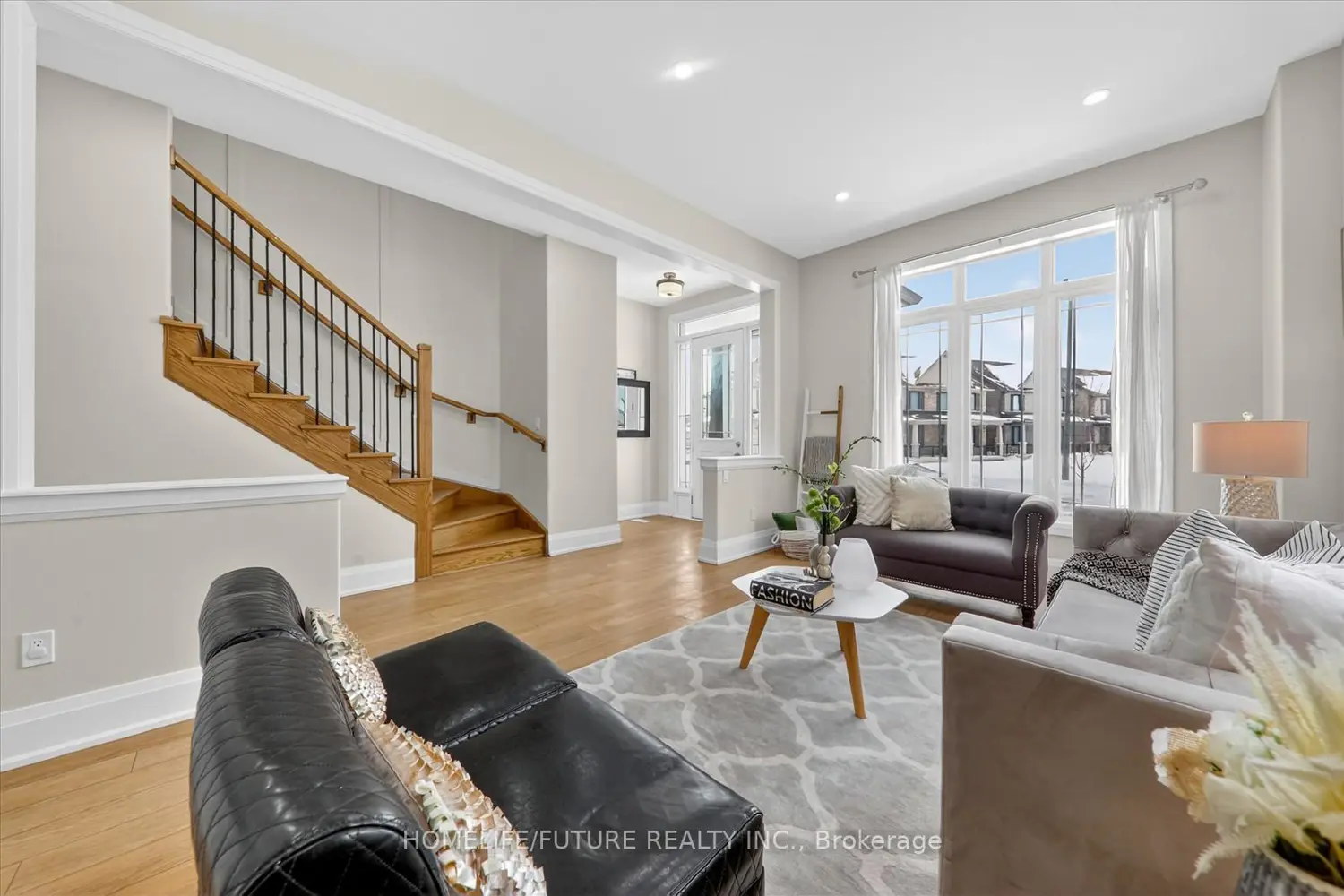 212 Mallory Terrace photo 4