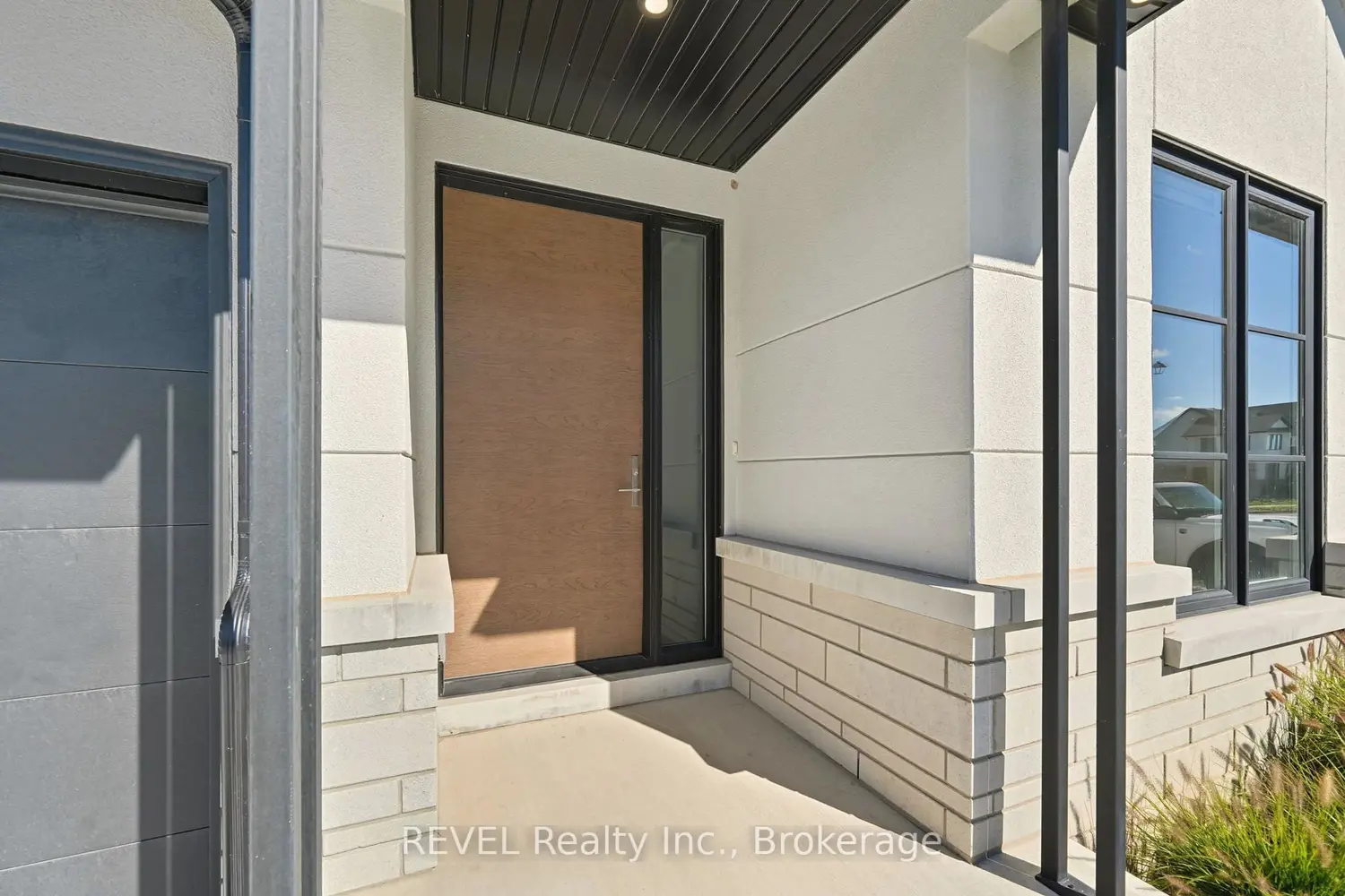 40 Ivy Crescent photo 3