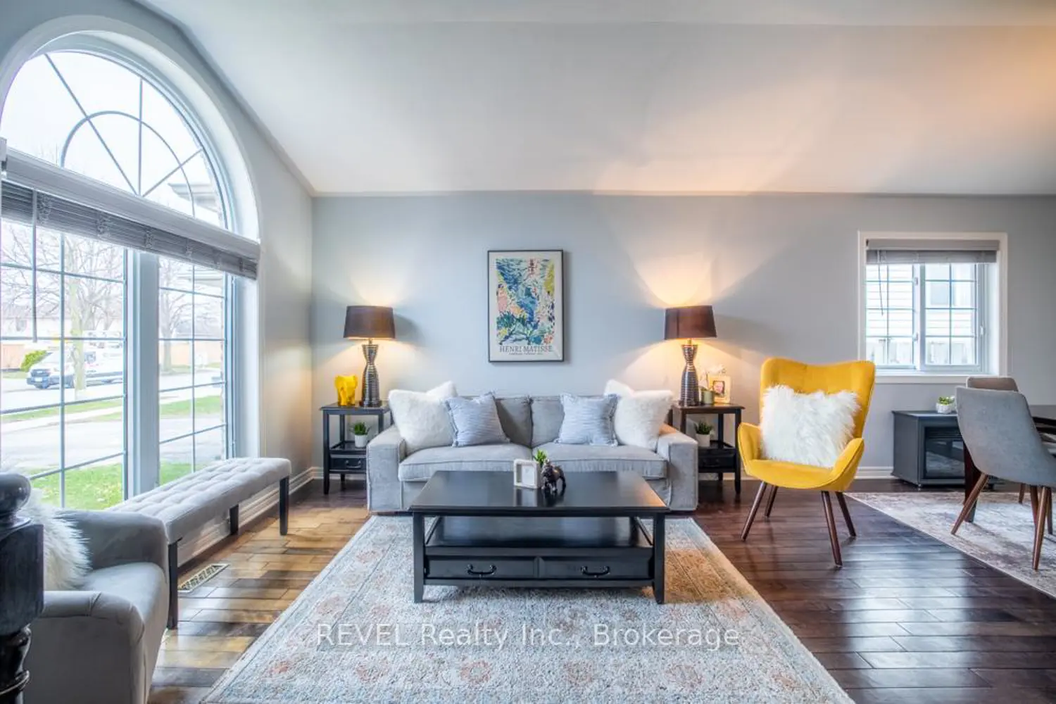 8205 Harvest Crescent photo 2