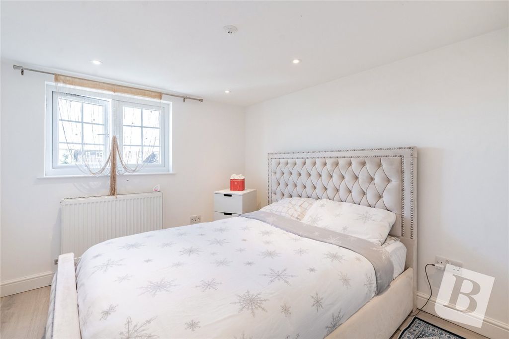 Additional image 4 of 2 bed flat for saleNorth Street, Hornchurch RM11