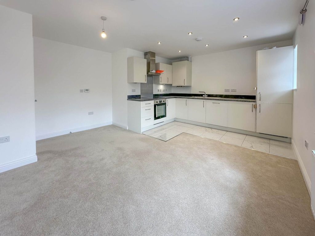 3 bed flat for saleSt Nicholas Place, Sheringham NR26 photo 4