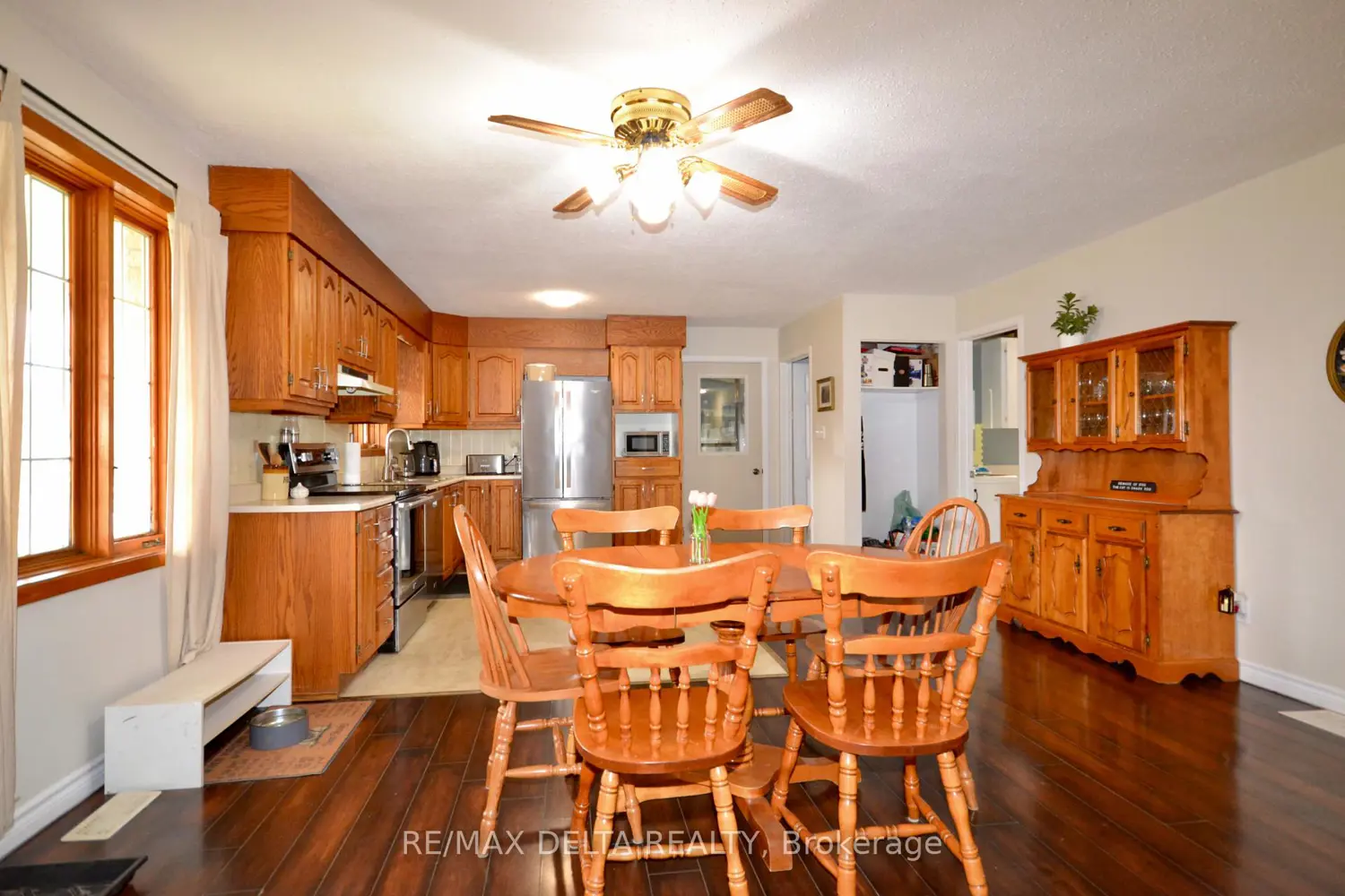 4001 Champlain Street photo 2
