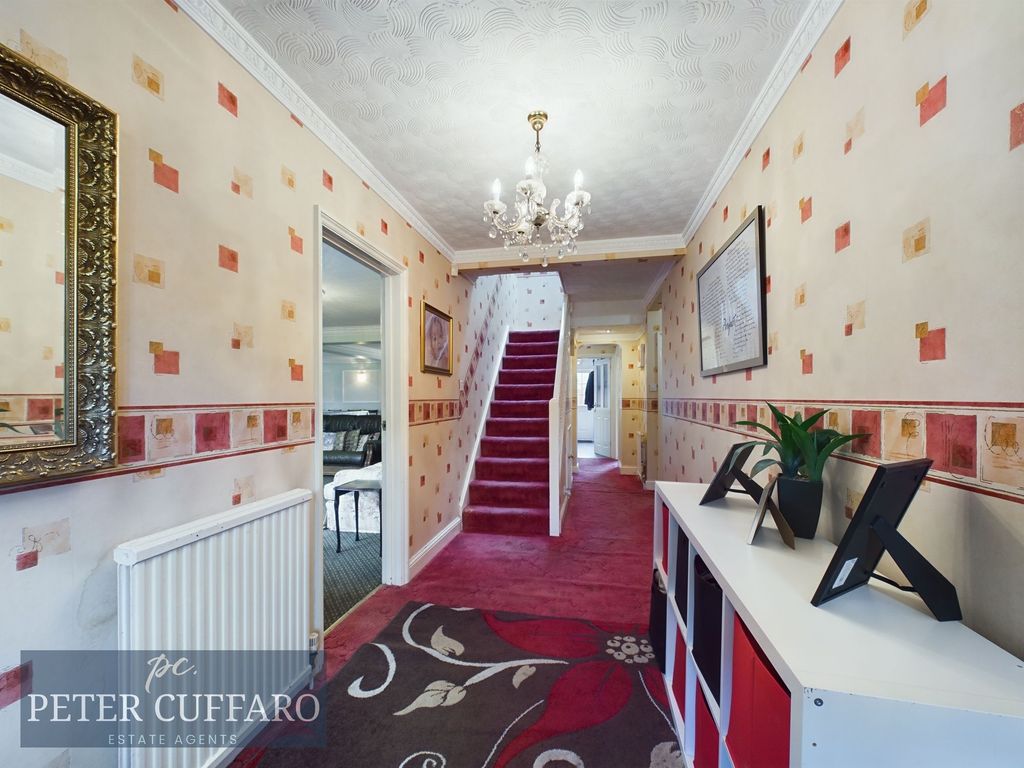 Additional image 5 of 5 bed detached house for saleYewlands, Hoddesdon EN11