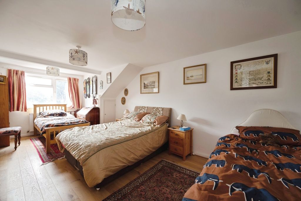 Additional image 14 of 4 bed detached house for saleWittering Road, Hayling Island, Hampshire PO11