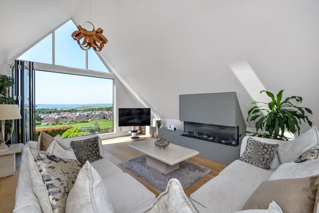 Additional image 6 of 5 bed detached house for saleBedhampton, Hampshire PO9
