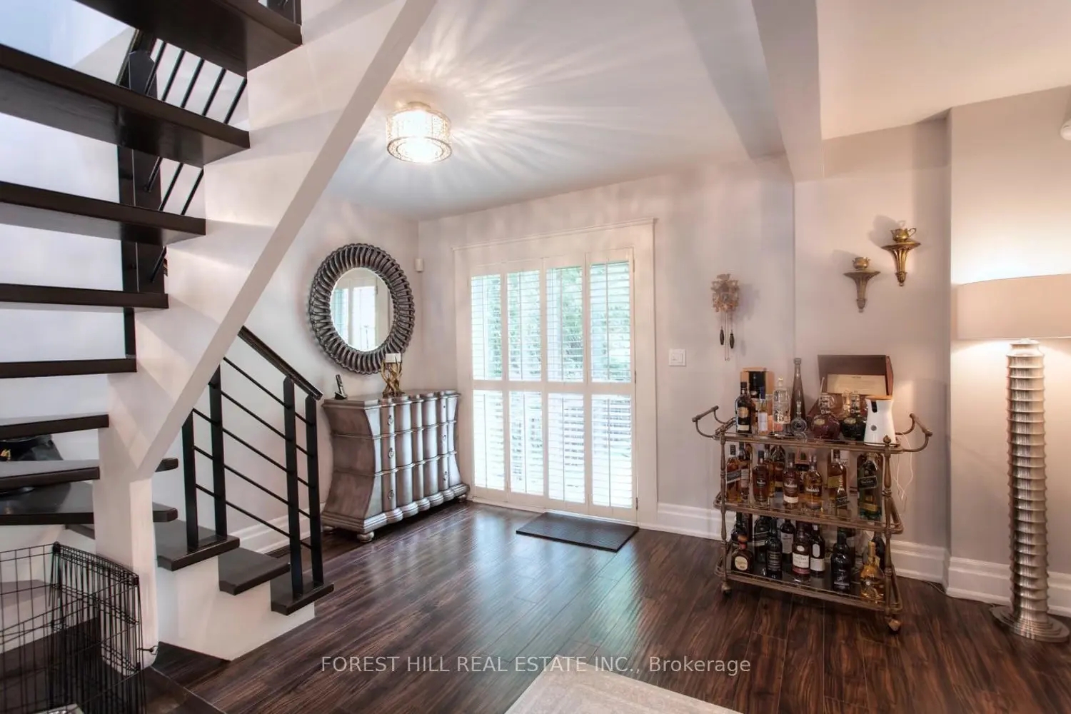 136 Hollywood Avenue photo 3