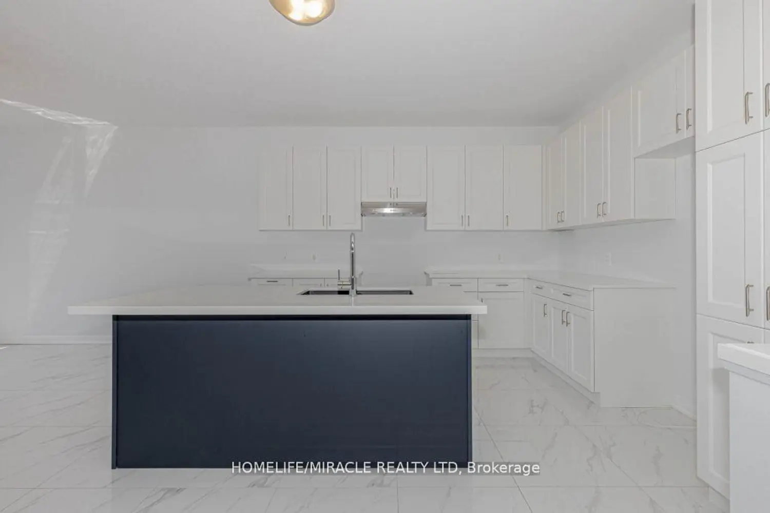 223 Rockledge Drive photo 2