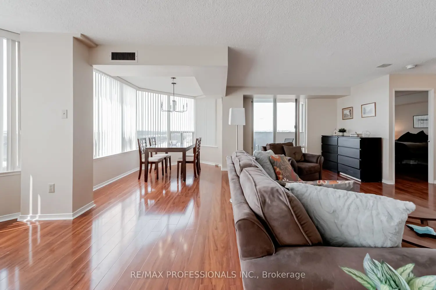 700 Constellation Drive 1703 photo 3
