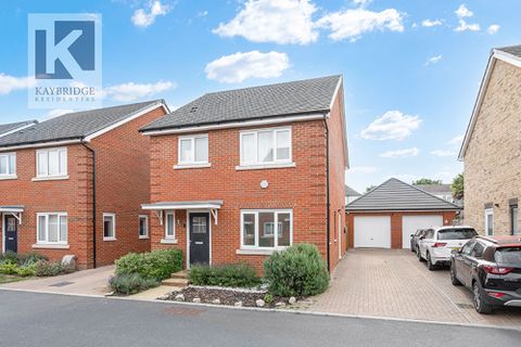 Dante Way, Epsom KT19