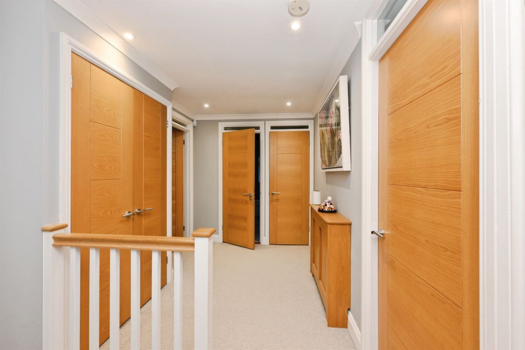 Additional image 12 of 5 bed detached house for saleRoselands Avenue, Hoddesdon EN11