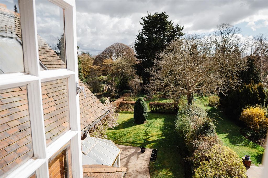 Additional image 53 of 6 bed semi-detached house for saleFerriby Road, Hessle HU13