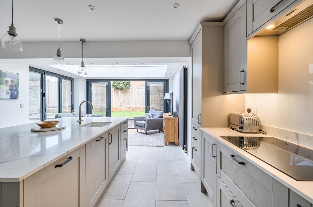 Additional image 9 of 5 bed detached house for saleMyllers Lond, Hook, Hampshire RG27