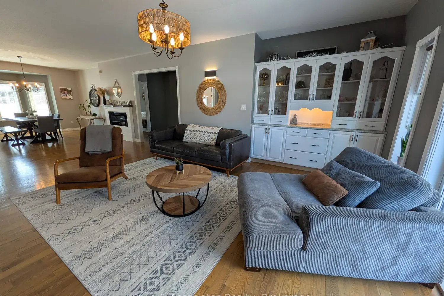 933 Arcand Road photo 3