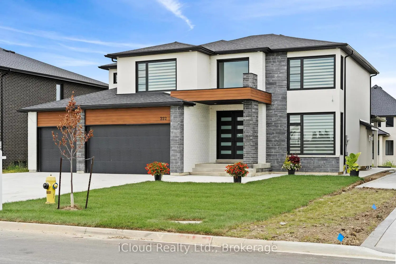 222 Cowan Court photo 2