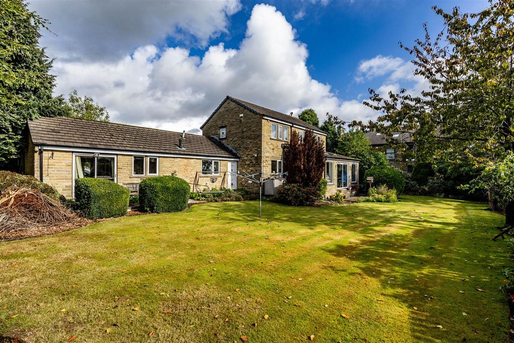 Additional image 4 of 5 bed detached house for saleLanglea Terrace, Hipperholme, Halifax HX3