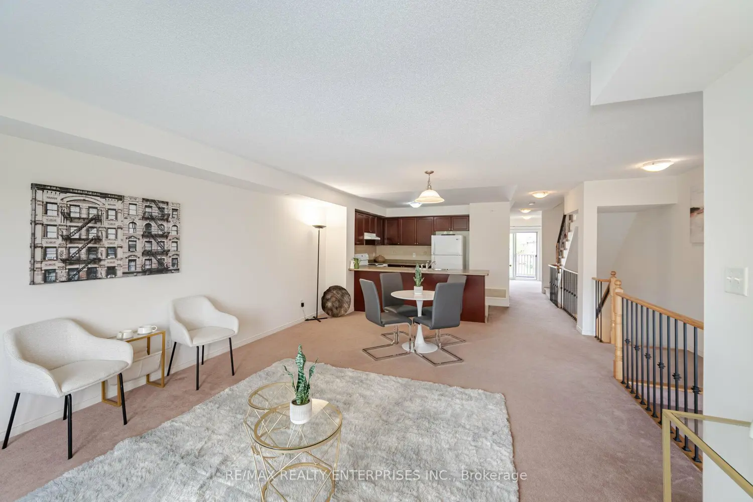 3375 Thomas Street 3,4 photo 3