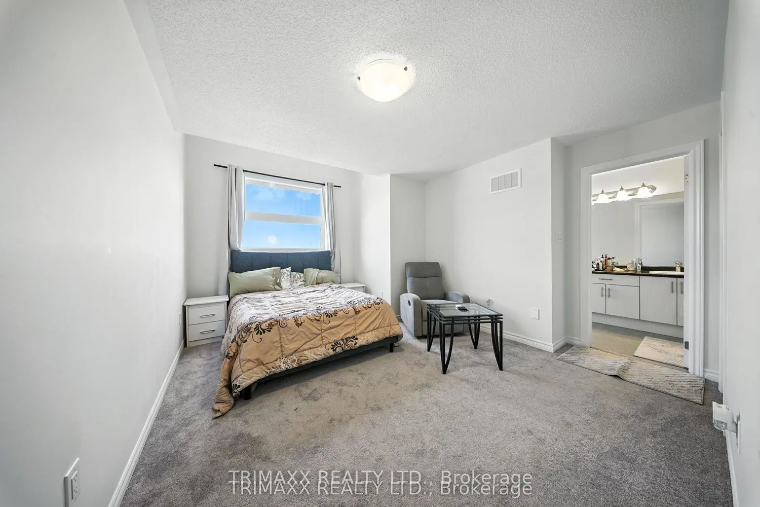 19 Molnar Crescent photo 2