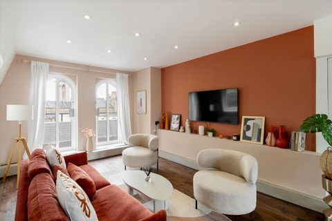 Curzon Street, London W1J