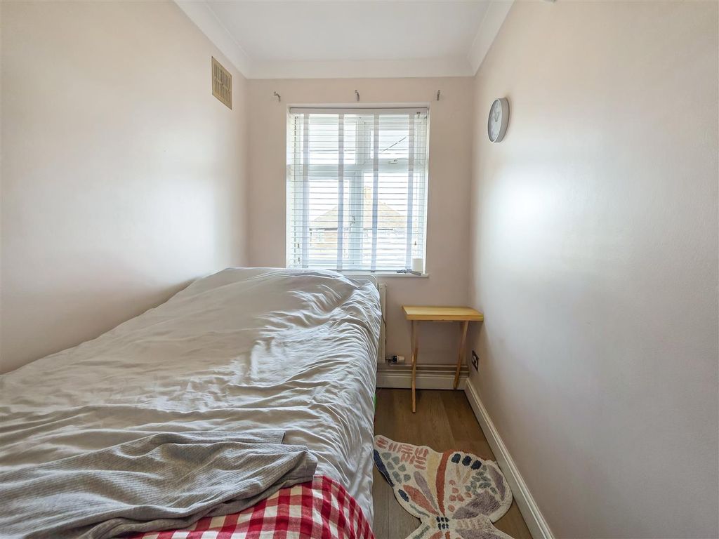 Additional image 24 of 4 bed semi-detached house for saleGledwood Gardens, Hayes UB4