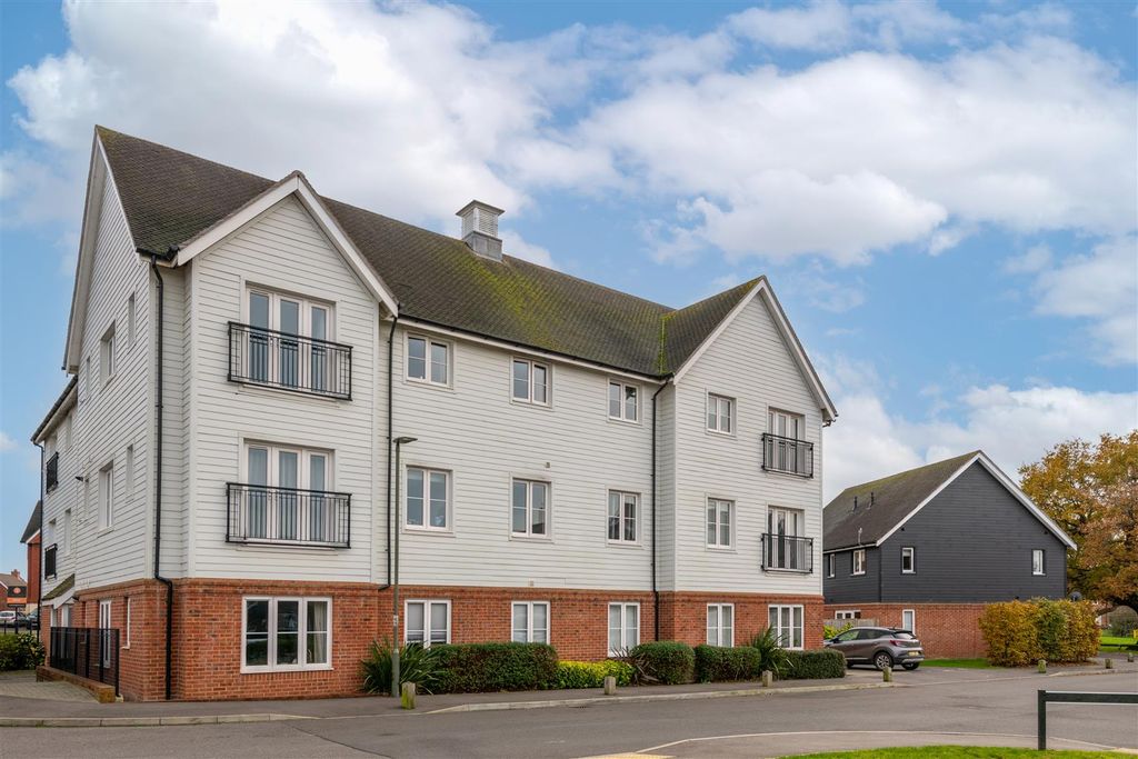 Additional image 17 of 2 bed flat for saleBrocklehurst Way, Horley RH6
