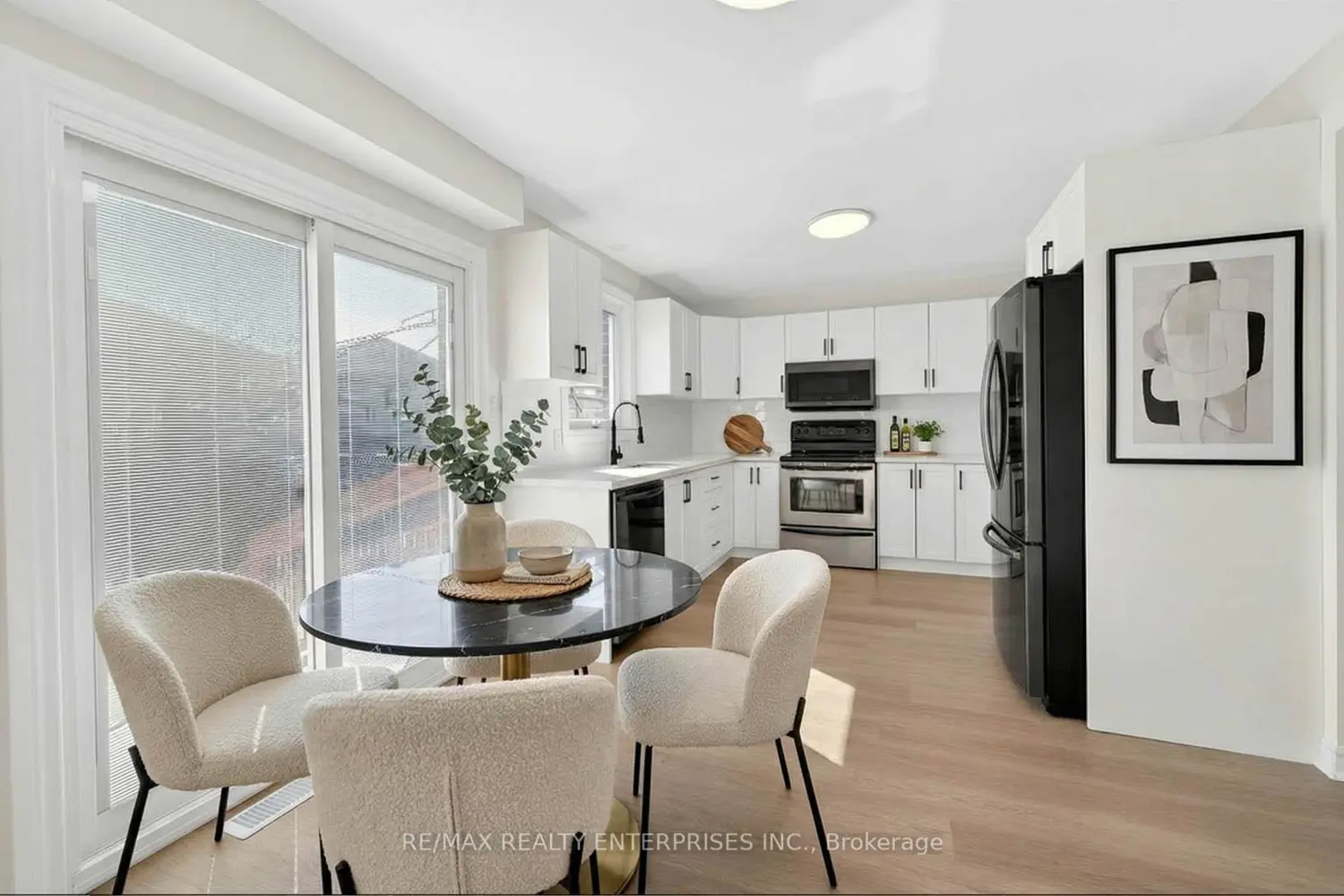 19 Midanbury Way photo 4