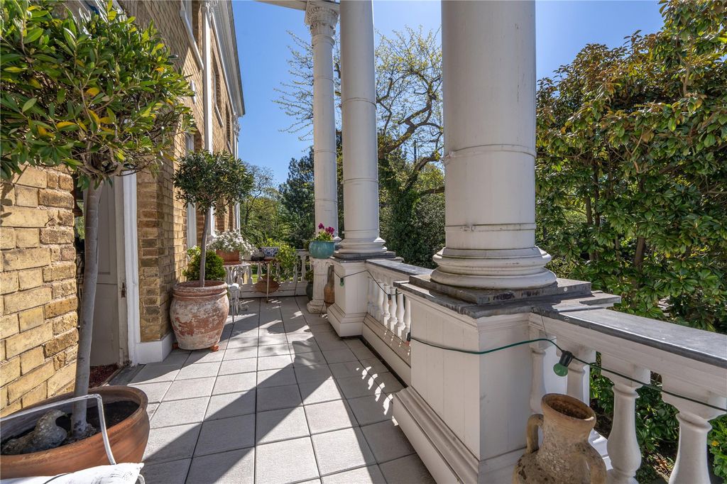 Additional image 10 of 2 bed flat for saleGarricks Villa, Hampton Court Road, Hampton, Middlesex TW12