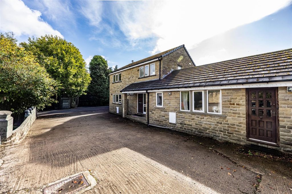 Additional image 10 of 5 bed detached house for saleLanglea Terrace, Hipperholme, Halifax HX3