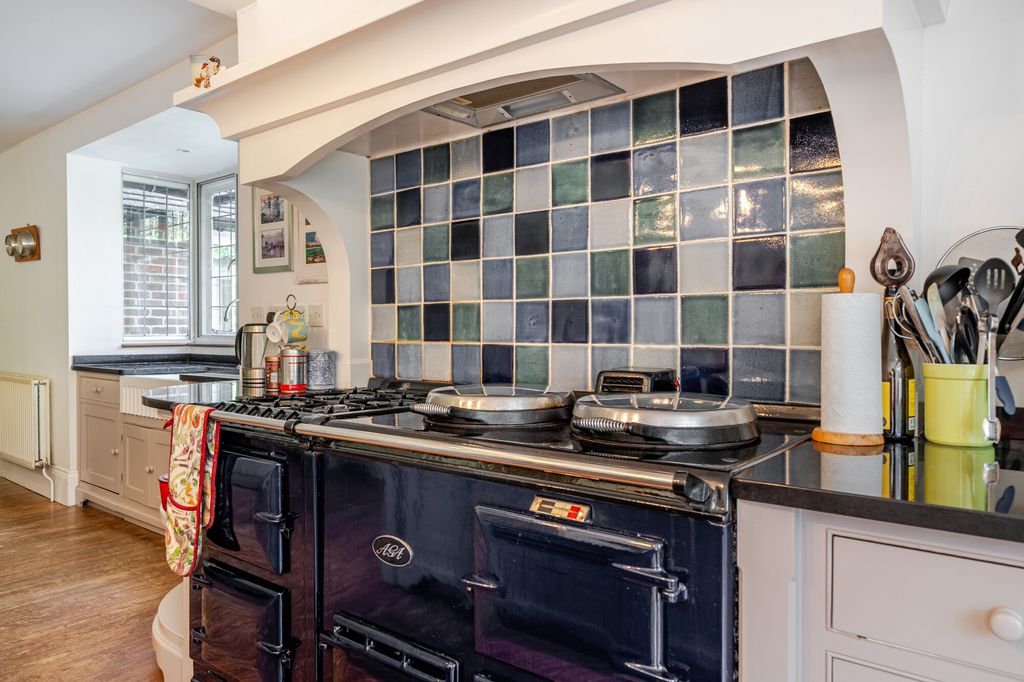 Additional image 10 of 5 bed detached house for saleTilford Road, Hindhead GU26