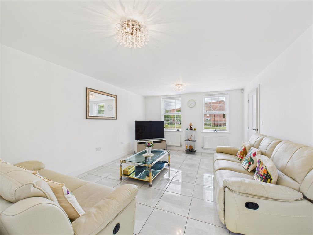 Additional image 4 of 4 bed detached house for saleField View Drive, Hessle HU13