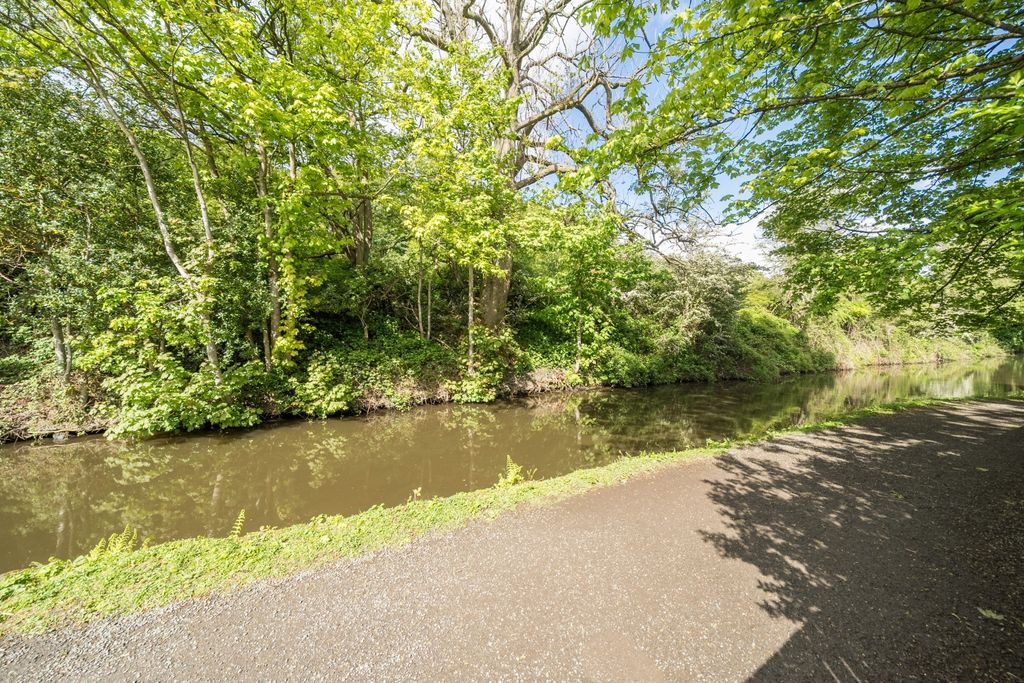 3 bed terraced house for saleBank Buildings, Hebden Bridge, West Yorkshire HX7