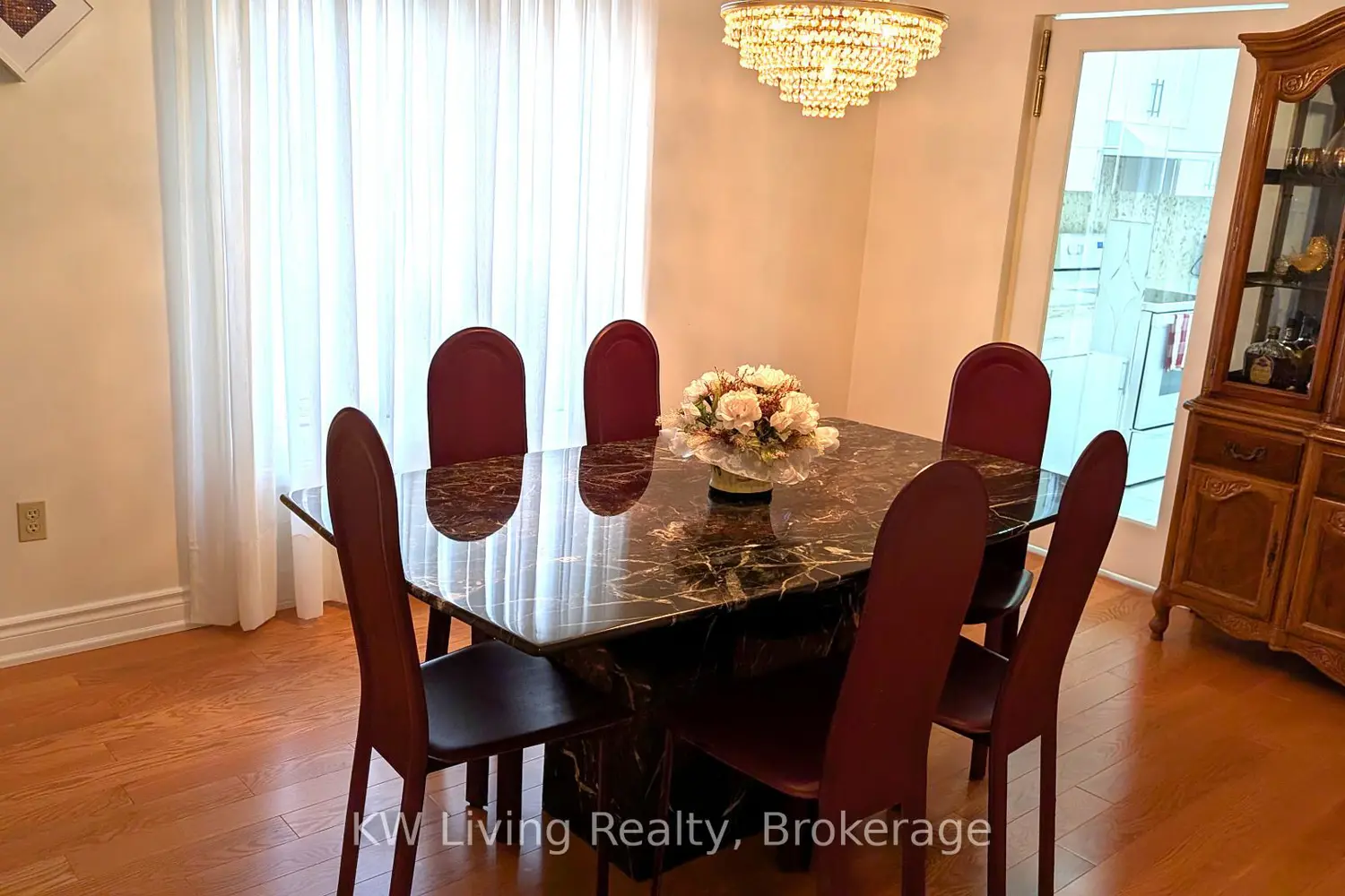 215 Hollingham Road photo 4
