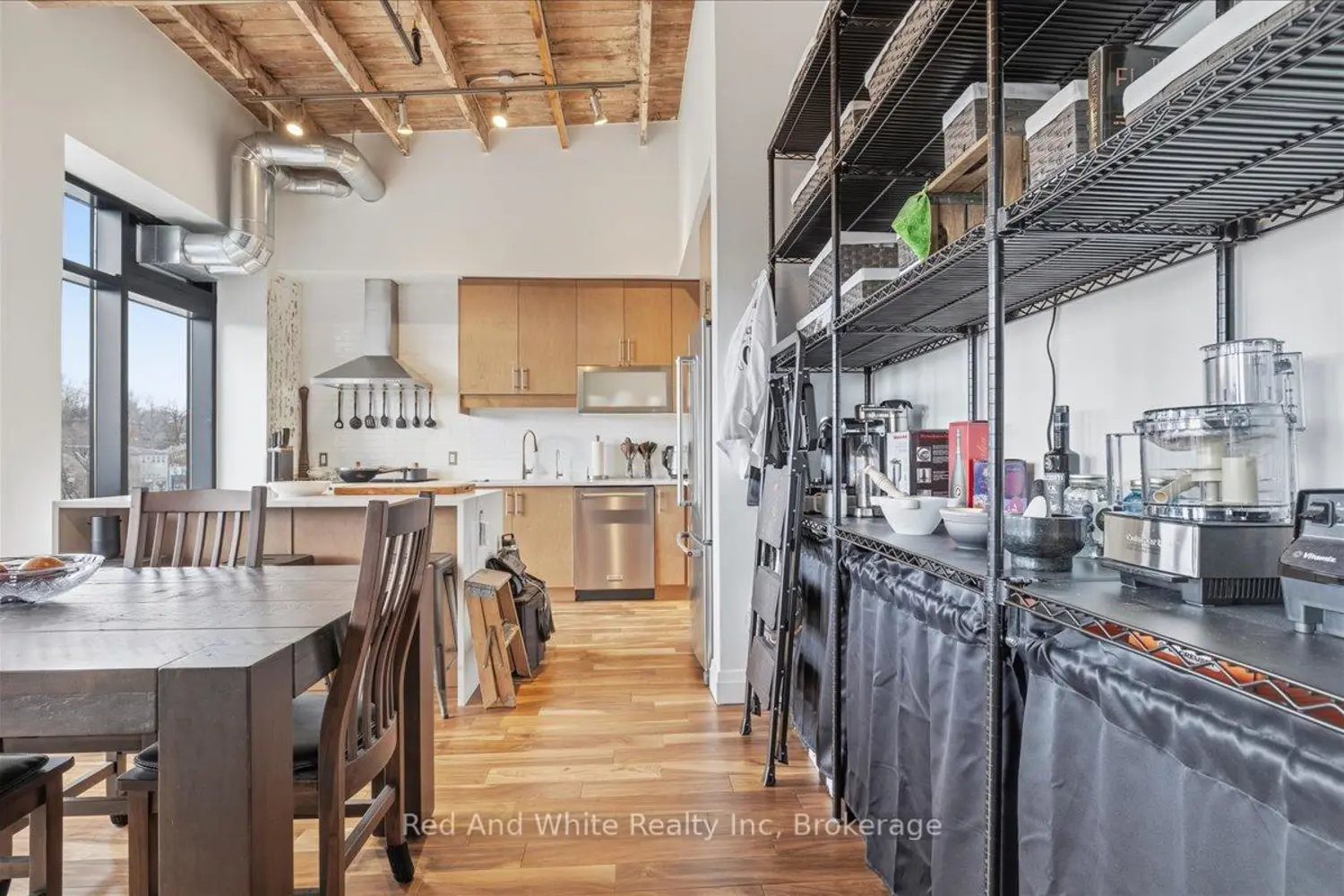 19 Guelph Avenue 401