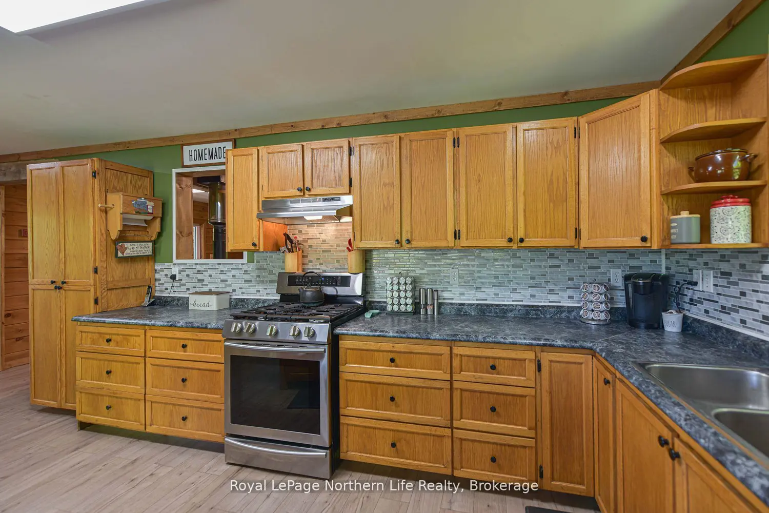1028 Carlyon Line photo 3
