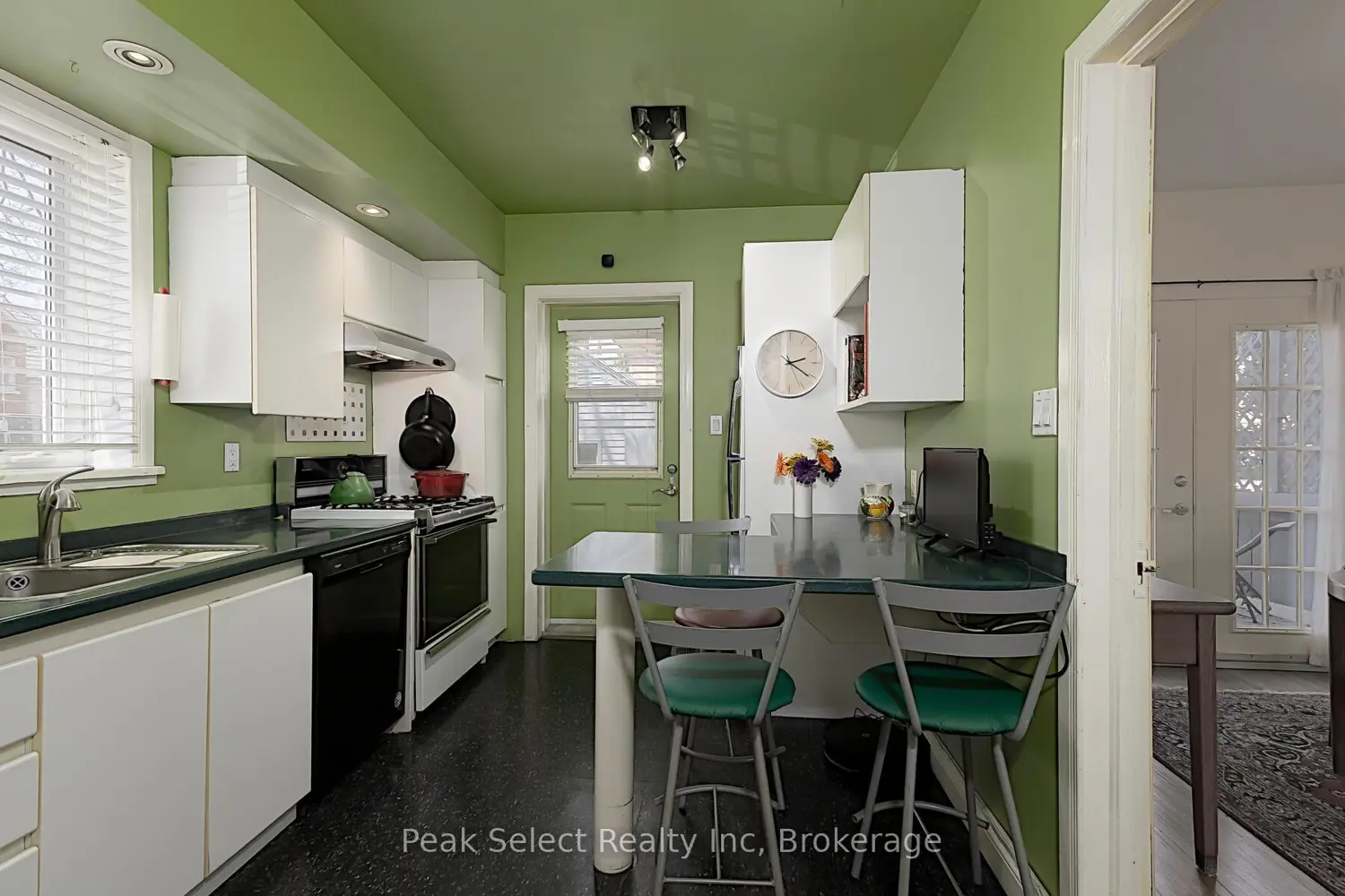 14 Rebecca Street photo 3