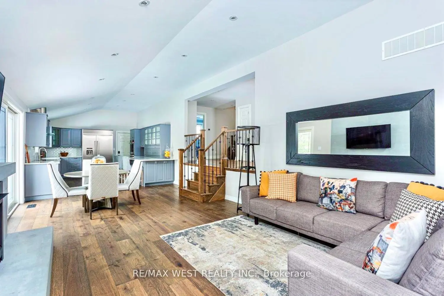 26 Hostein Drive photo 4